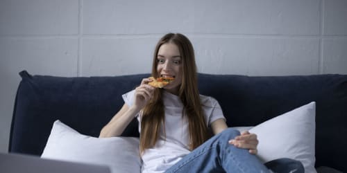 10 foods you should never eat before bed