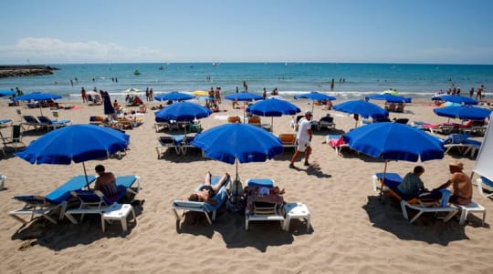 Spain bets on tourism recovery in spring after Omicron hiatus