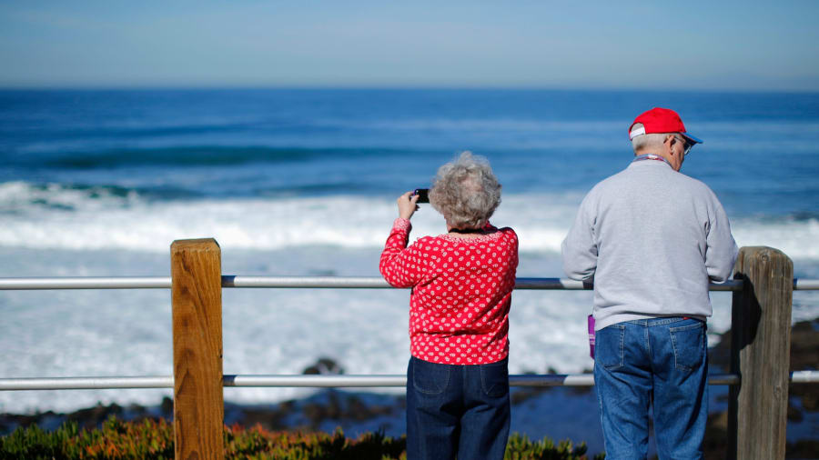 Welcome to 'peak boomer' era: A wave of retirees is about to blow through their savings and cling to Social Security to stay afloat