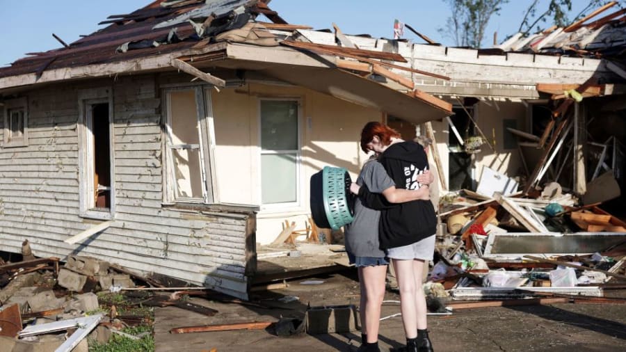 1 dead after Oklahoma tornadoes as millions in Midwest face strong tornado threat