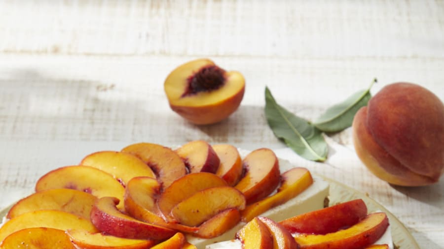 Make the most of your farmers market haul with no-bake peach cheesecake