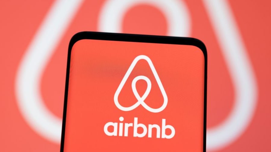 Airbnb posts higher profits on global travel demand