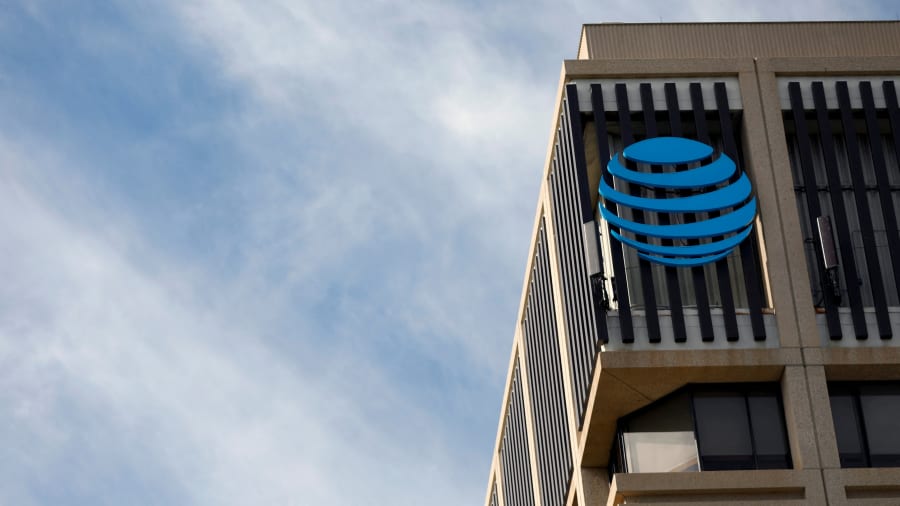 FCC slaps AT&T, Verizon and T-Mobile with mega fines for data deceit