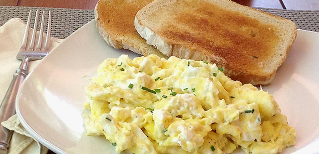 Mascarpone Scrambled Eggs with Garlic Toasts