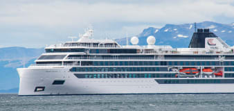 'Rogue wave' hits Viking cruise ship