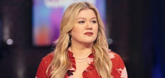 Kelly Clarkson cries on her show about being hospitalized during 'hard' pregnancies: 'It's the worst thing'