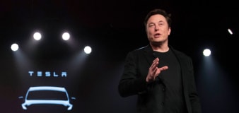 Elon Musk sells £5.8 billion in Tesla shares ahead of Twitter fight