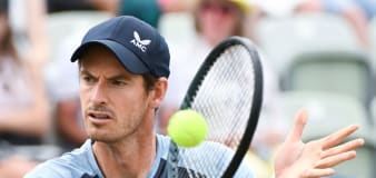Murray troubled by apparent hip problem in defeat