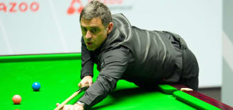 Ronnie O’Sullivan off to a flyer as quest for record eighth world title begins