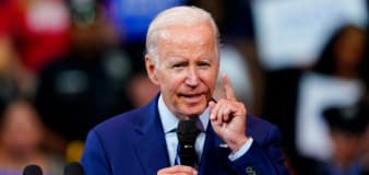 Biden plans pay raise for federal employees in 2023