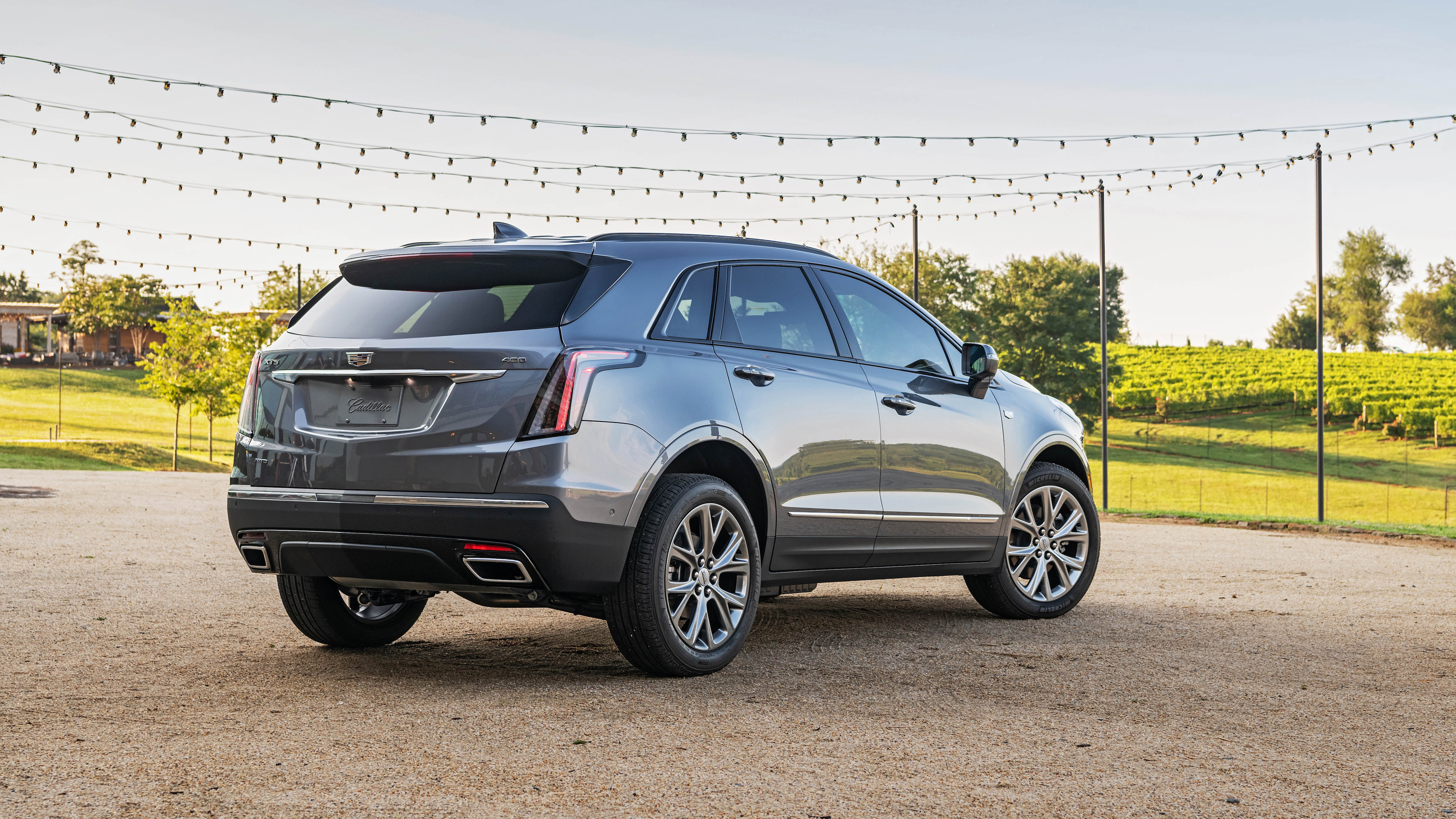 2020 Cadillac XT5 debuts with small styling updates and a ...