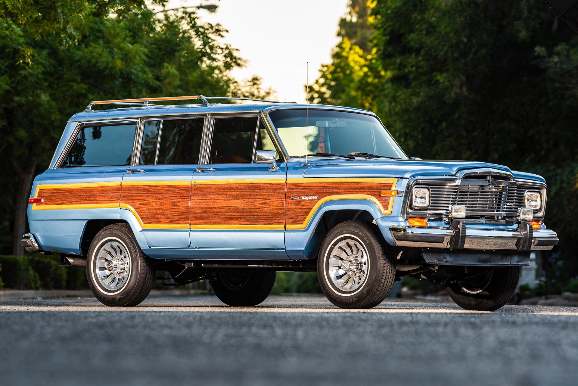 LS swapped 1984 Jeep Grand Wagoneer Restoration Is Up For Auction 