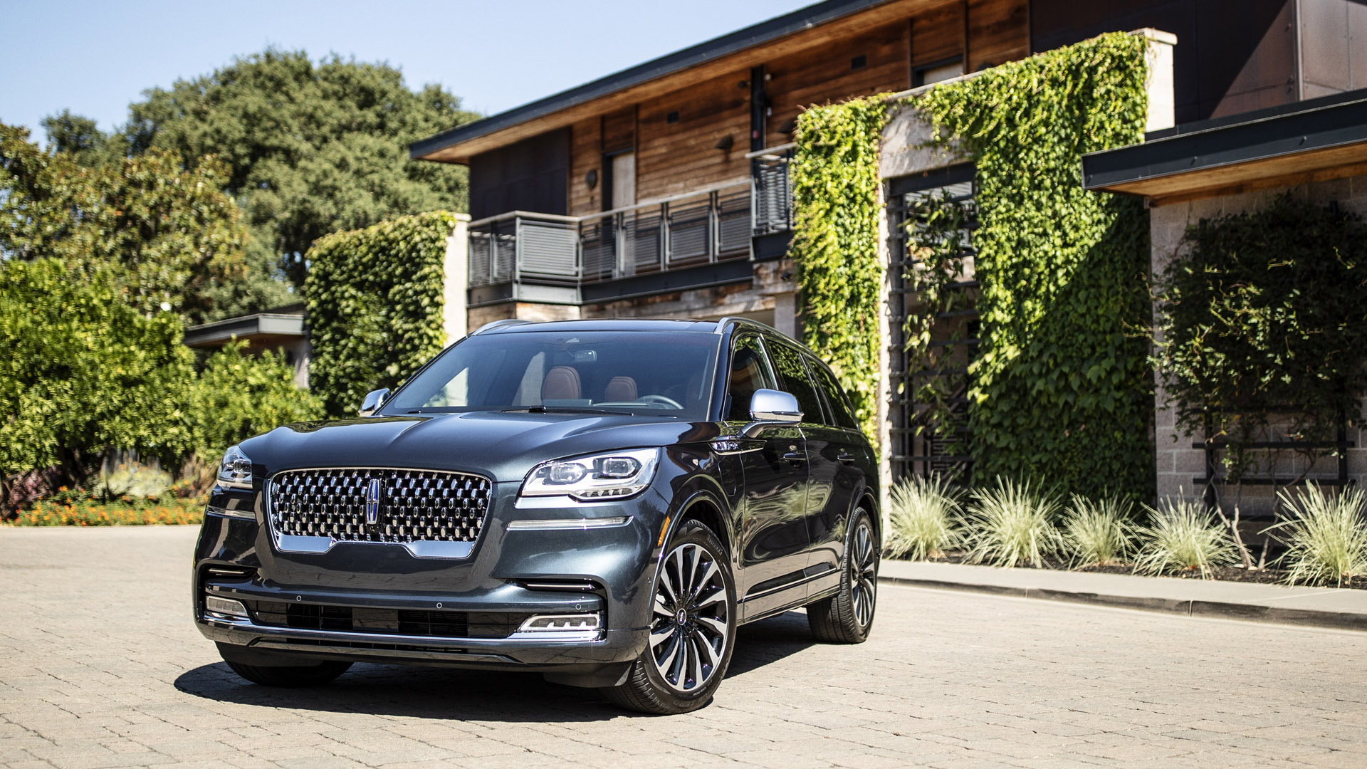 2020-lincoln-aviator-reviews-price-specs-features-photos-and-video