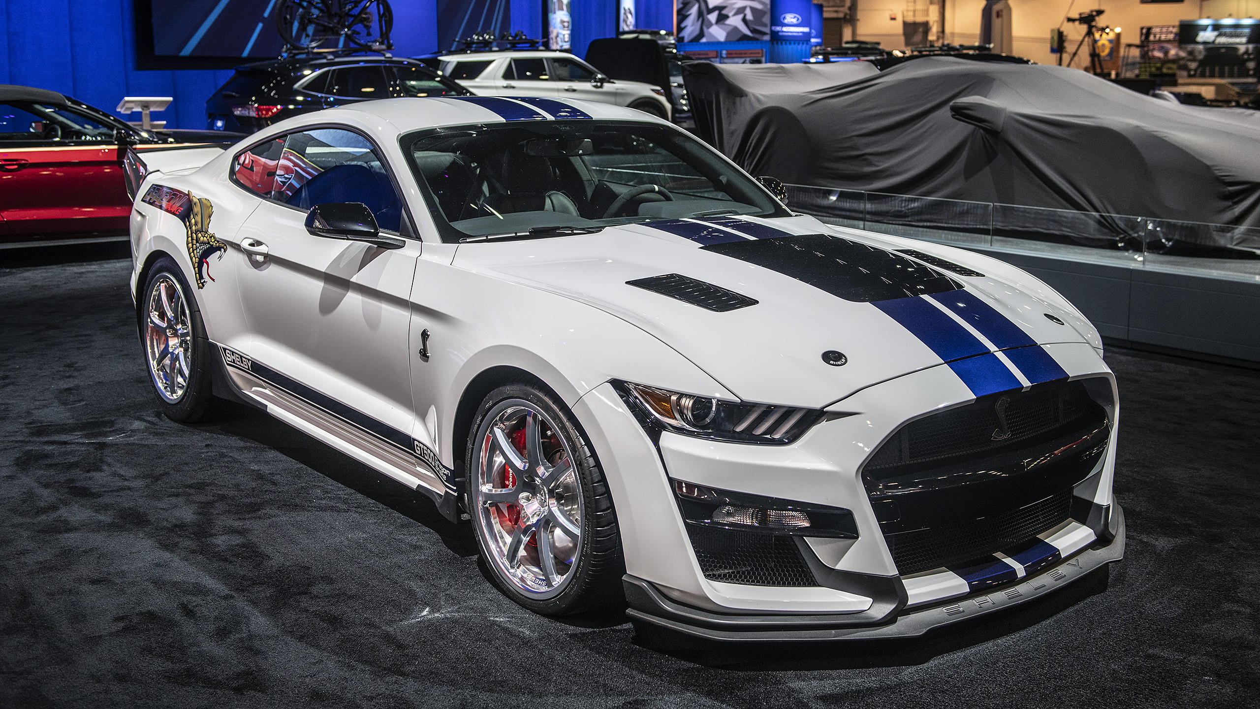 Ford mustang shelby gt500 образца 2020 года