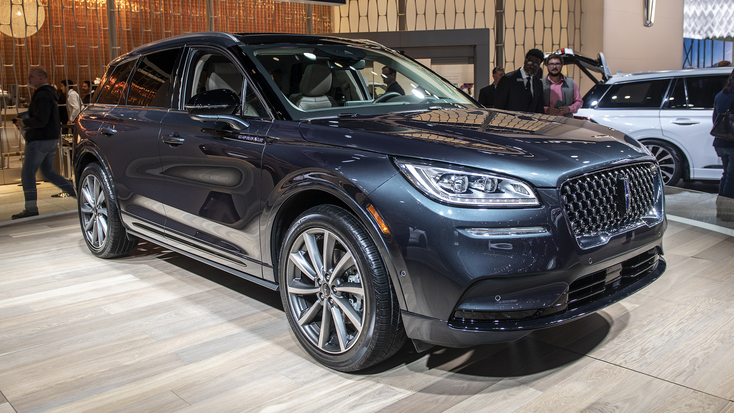 2021-lincoln-corsair-grand-touring-revealed-as-a-plug-in-hybrid-autoblog