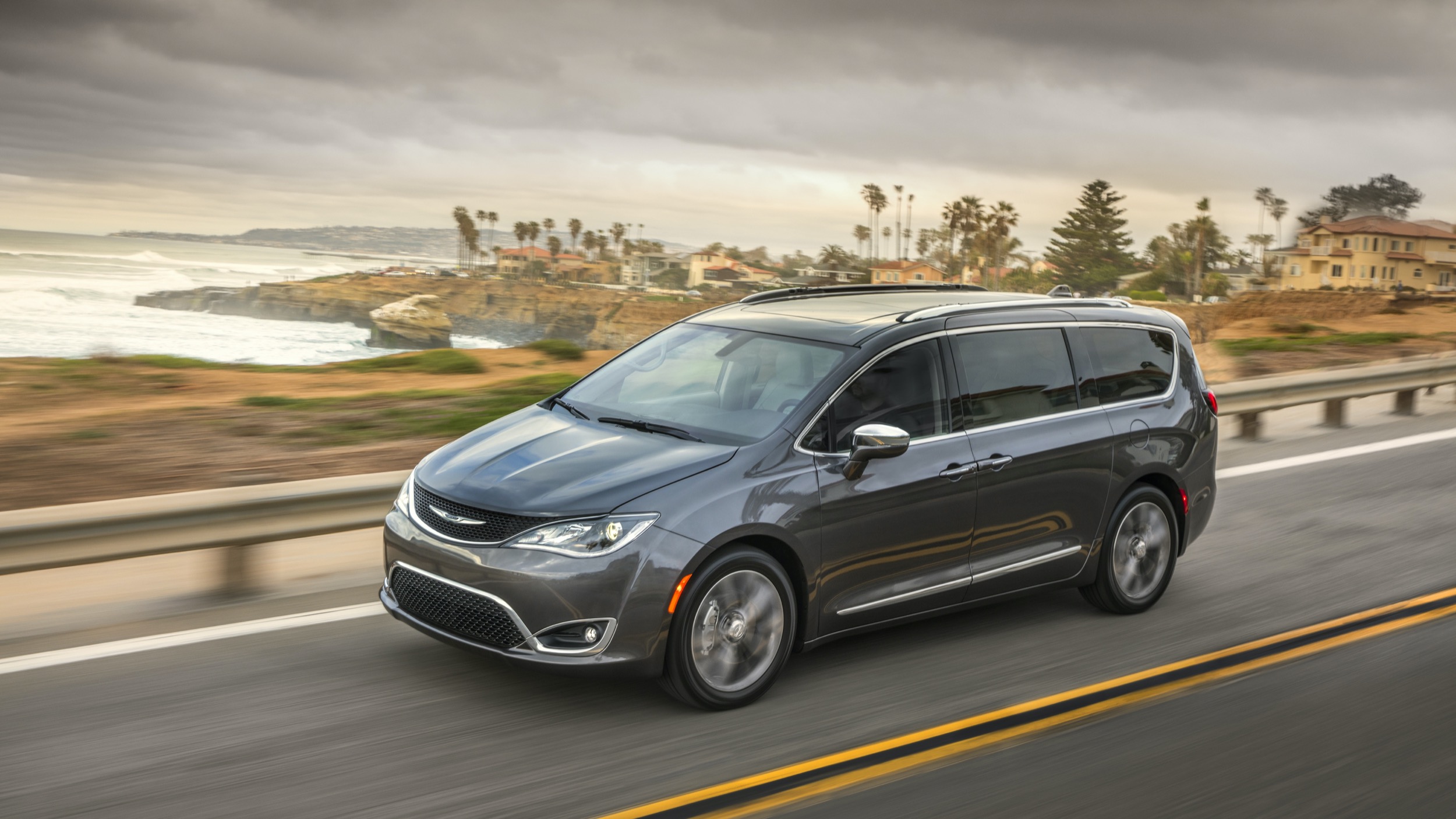 2020-chrysler-pacifica-review-hybrid-price-specs-features-and-photos