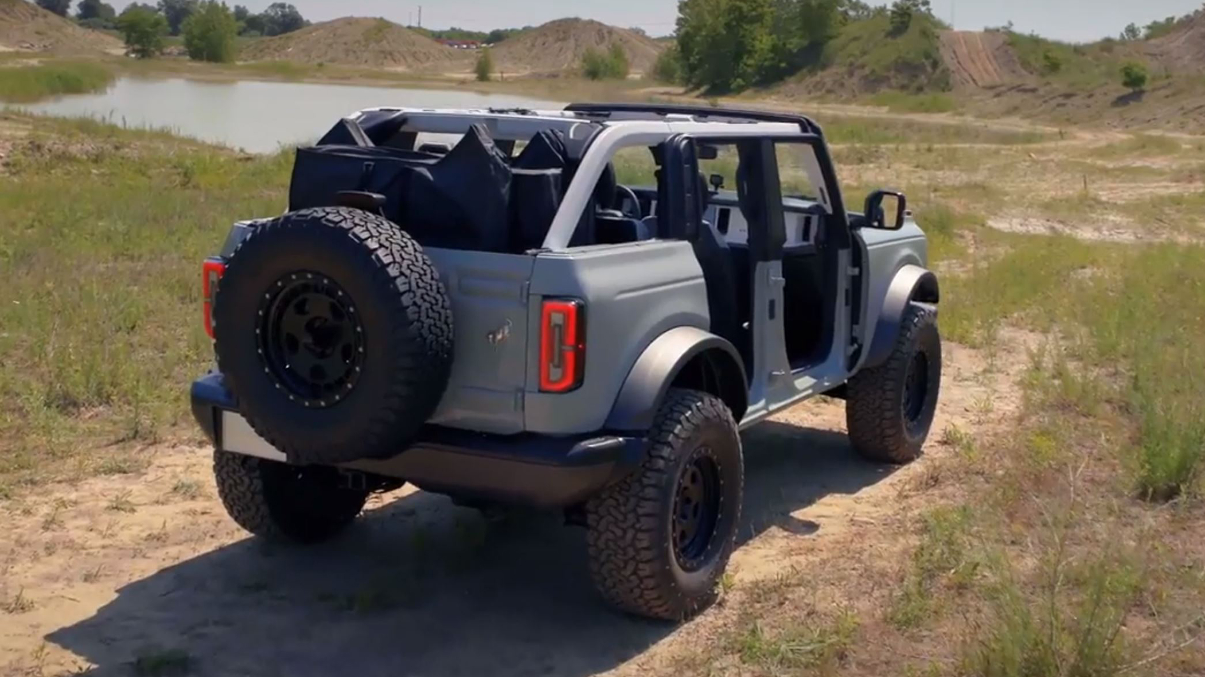 2021 Ford Bronco's modular roof and body easy removal, customization
