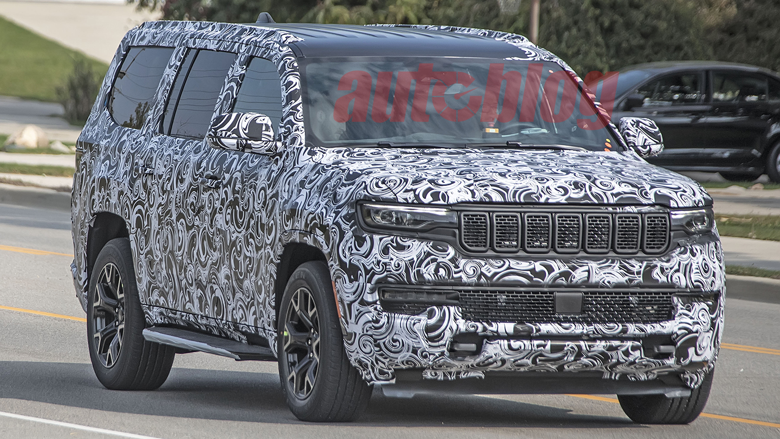 2022 Jeep Grand Wagoneer In Spy Photos Looks Like The Concept Autoblog