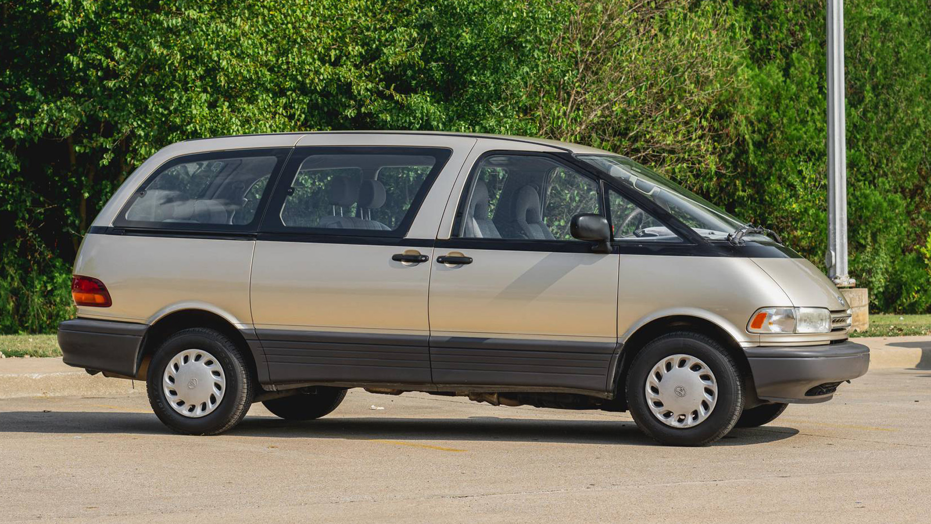 Why the Toyota Previa is one of the most interesting Toyotas in the ...