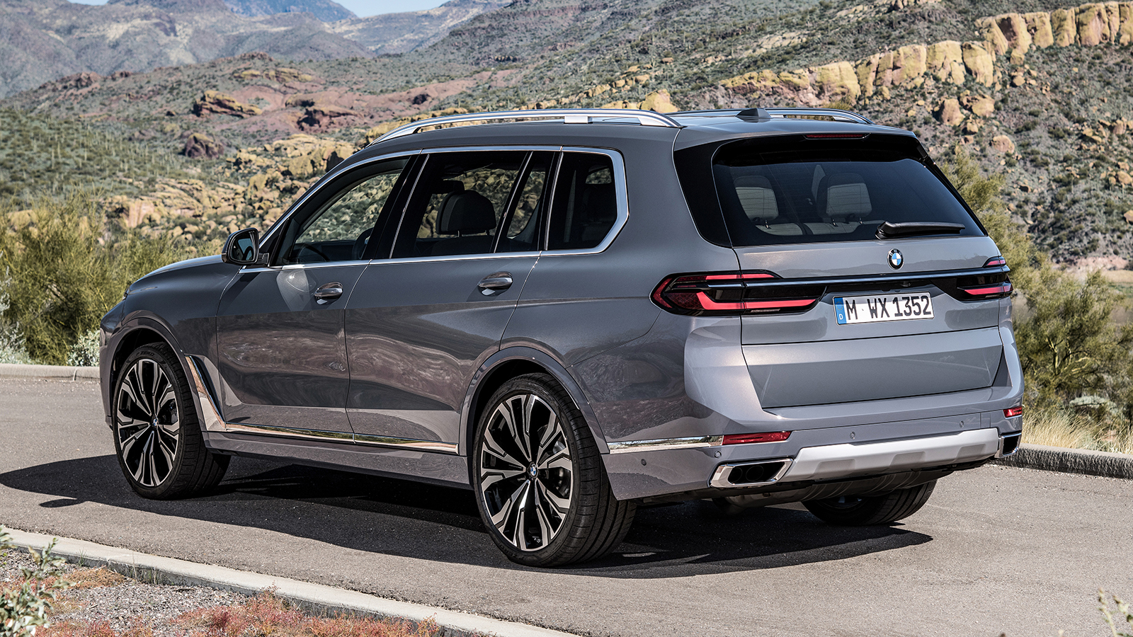 2025 BMW X7 gets new styling, more standard power Autoblog Autoblog