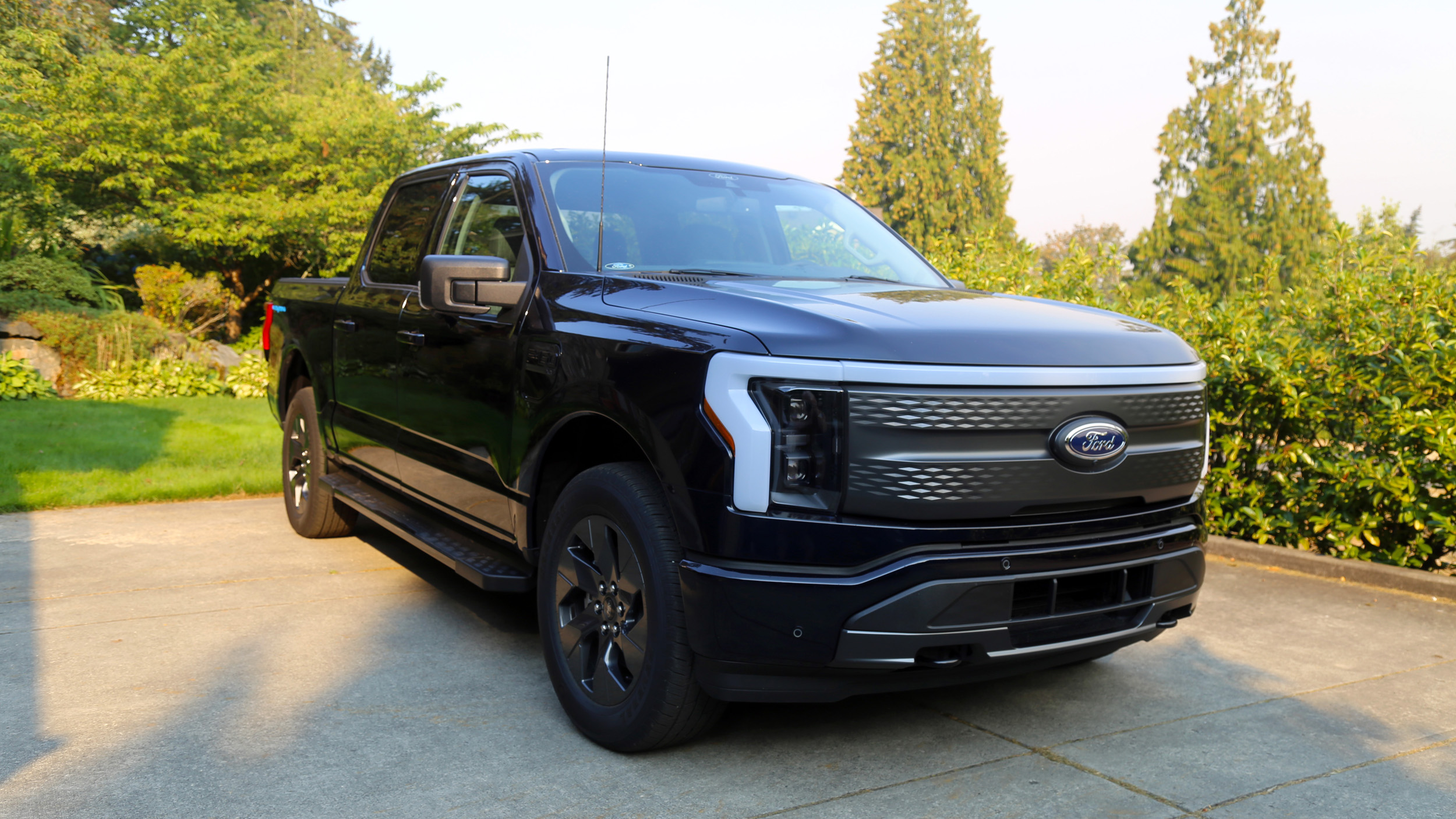 2022 Ford F 150 Lightning XLT Road Test Review Leave No Trace Autoblog