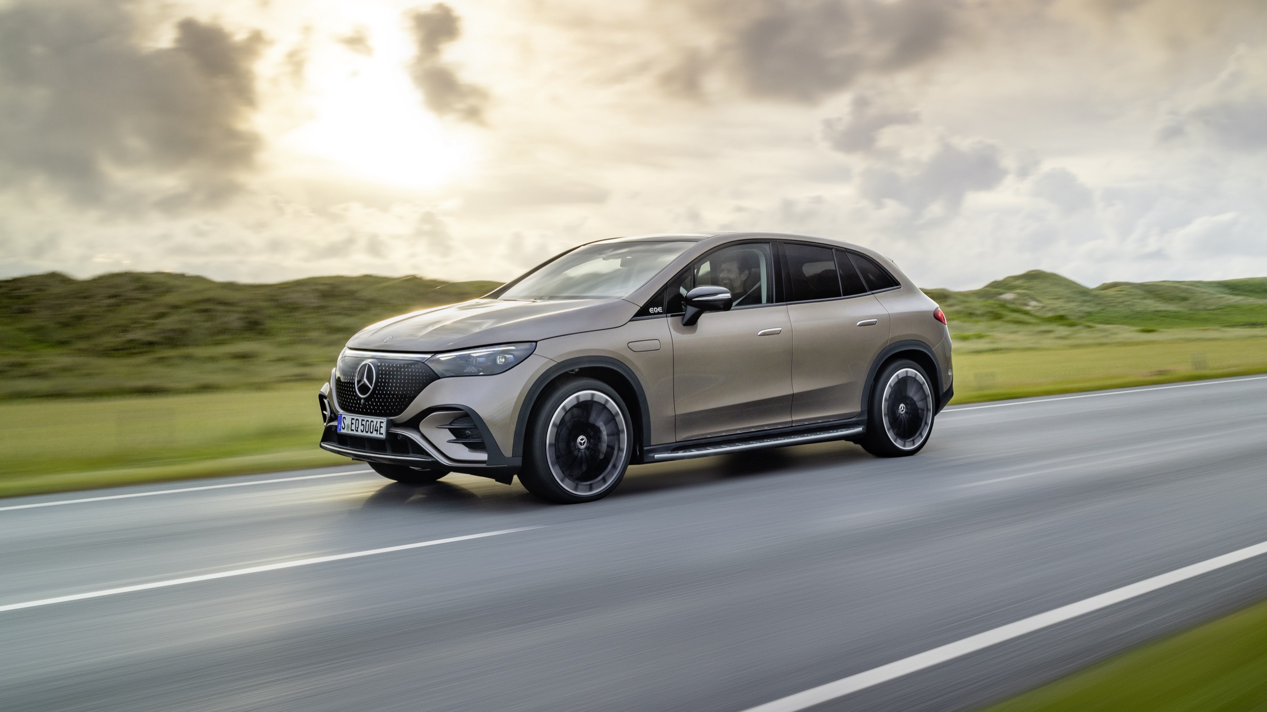2024 Mercedes EQE SUV revealed — including a spicy AMG version Autoblog