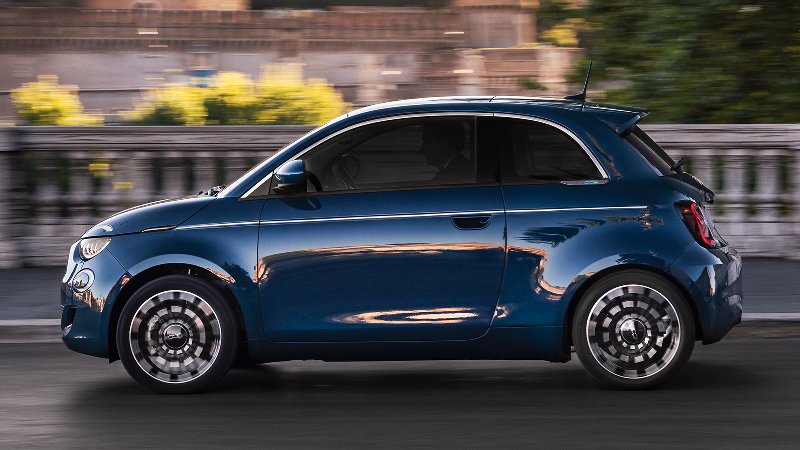 new-fiat-500e-is-coming-to-america-including-fashion-forward-one-offs
