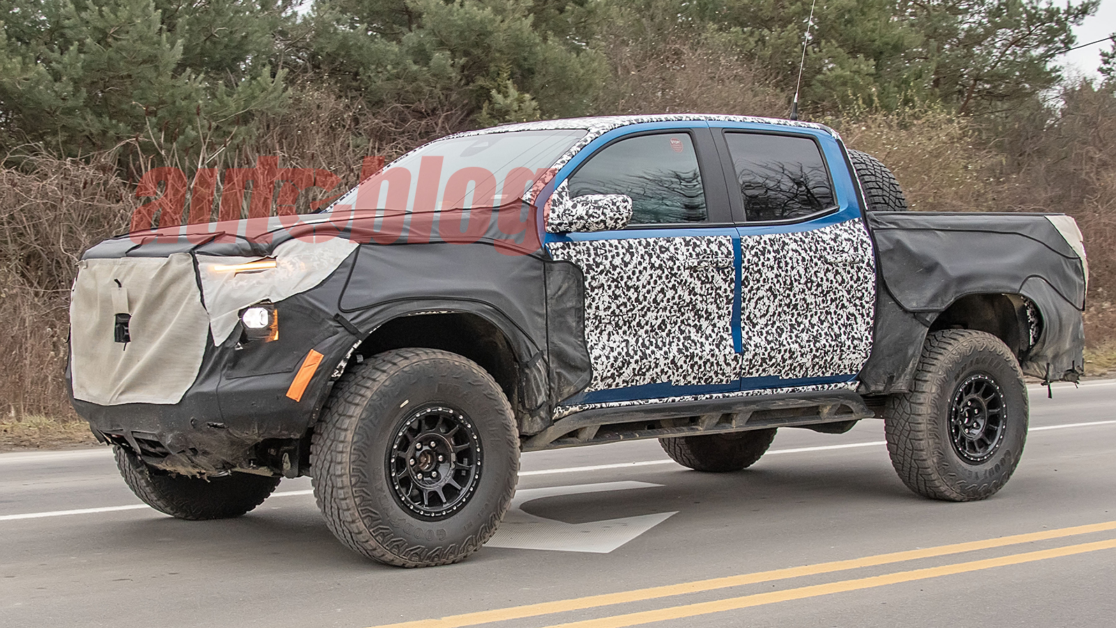 aev-upgraded-gmc-canyon-at4x-chevy-colorado-zr2-appear-in-spy-photos