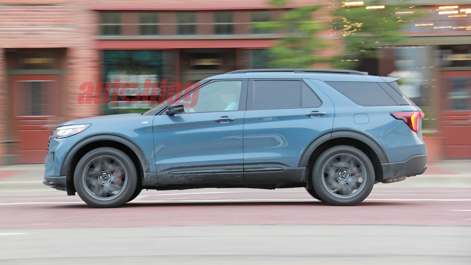 2024 Ford Explorer spy photos show SUV totally undisguised Autoblog