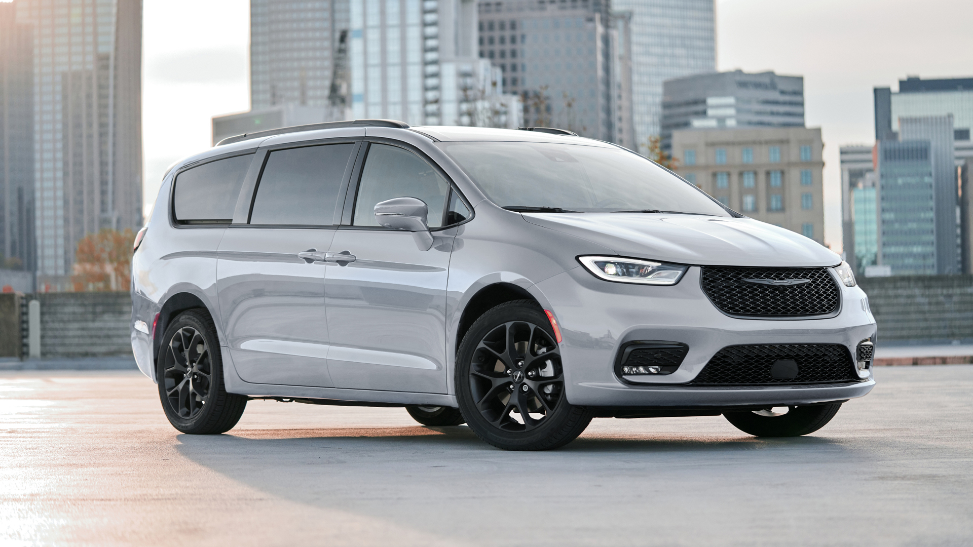 2025 Chrysler Pacifica Review PlugIn Hybrid is still the one to get