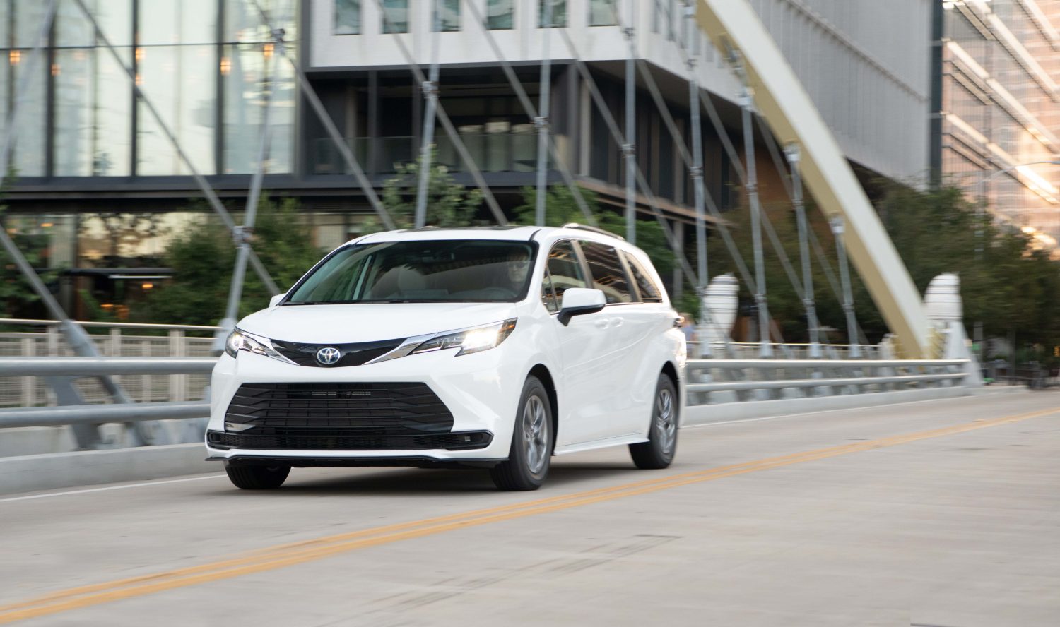 2024 Toyota Sienna adds XSE Premium package Autoblog